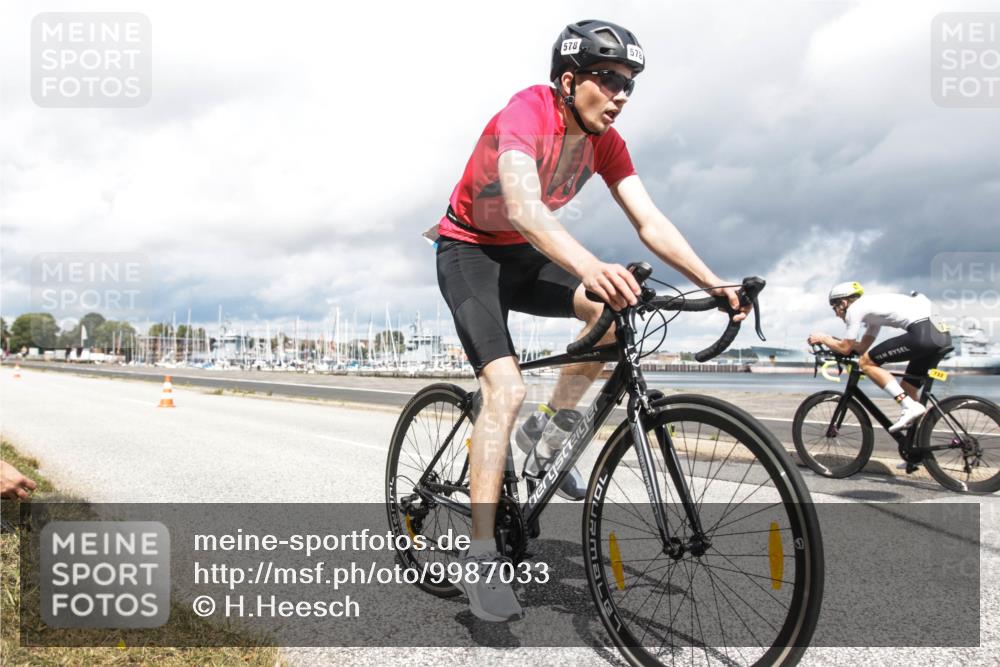16.08.2026 - KN Förde Triathlon 2026 H.Heesch http://msf.ph/oto/9987033 16.08.2026 13:00:26 Radfahren 551, 577, 578, 602, 701, 736 meine-sportfotos.de