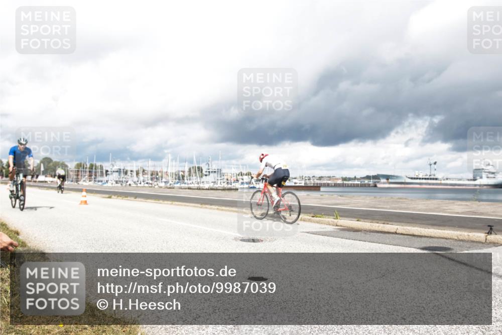 16.08.2026 - KN Förde Triathlon 2026 H.Heesch http://msf.ph/oto/9987039 16.08.2026 13:00:28 Radfahren 524, 577, 578, 601, 602, 736 meine-sportfotos.de