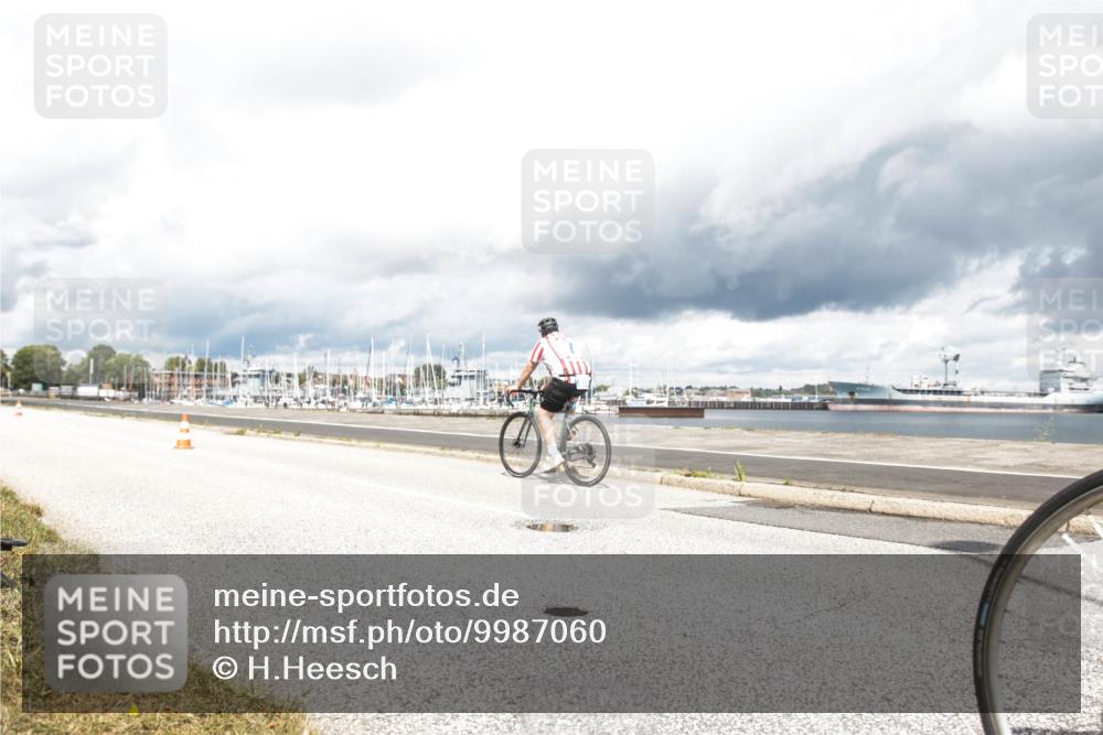 16.08.2026 - KN Förde Triathlon 2026 H.Heesch http://msf.ph/oto/9987060 16.08.2026 13:01:34 Radfahren 541, 595, 606, 710 meine-sportfotos.de