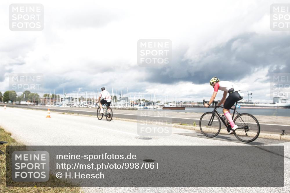 16.08.2026 - KN Förde Triathlon 2026 H.Heesch http://msf.ph/oto/9987061 16.08.2026 13:01:34 Radfahren 541, 595, 606, 710 meine-sportfotos.de