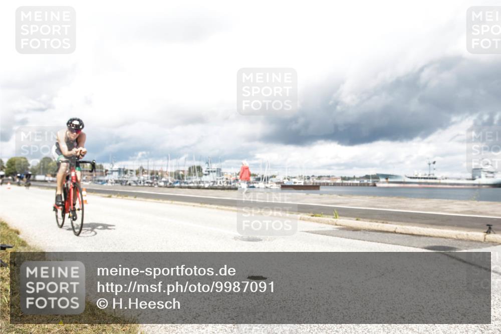 16.08.2026 - KN Förde Triathlon 2026 H.Heesch http://msf.ph/oto/9987091 16.08.2026 13:01:52 Radfahren 532, 598, 719, 730, 733, 738 meine-sportfotos.de