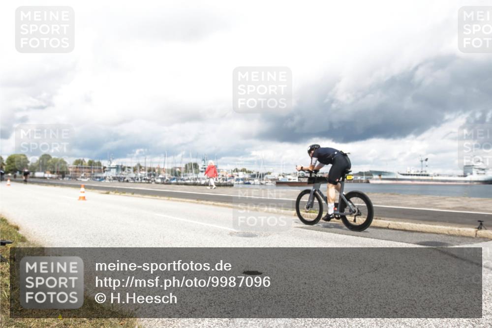 16.08.2026 - KN Förde Triathlon 2026 H.Heesch http://msf.ph/oto/9987096 16.08.2026 13:01:54 Radfahren 532, 598, 719, 730, 738 meine-sportfotos.de