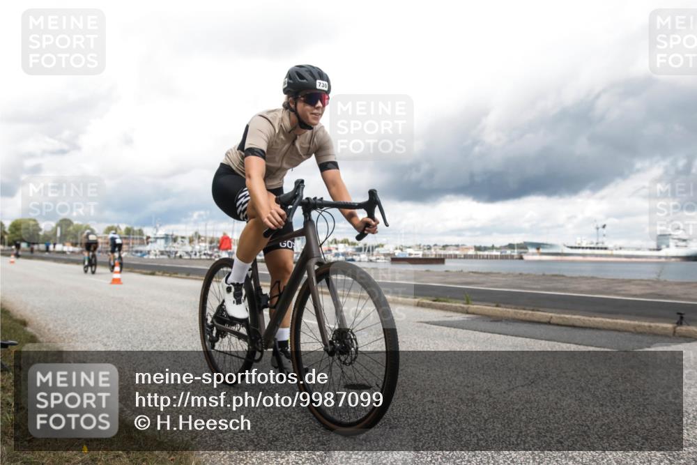 16.08.2026 - KN Förde Triathlon 2026 H.Heesch http://msf.ph/oto/9987099 16.08.2026 13:01:58 Radfahren 717, 730, 731, 738 meine-sportfotos.de