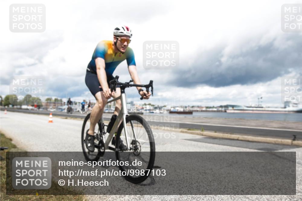 16.08.2026 - KN Förde Triathlon 2026 H.Heesch http://msf.ph/oto/9987103 16.08.2026 13:02:21 Radfahren 553, 555, 558, 559, 732, 742 meine-sportfotos.de