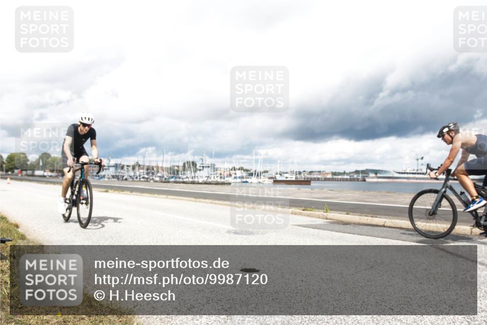 16.08.2026 - KN Förde Triathlon 2026 H.Heesch http://msf.ph/oto/9987120 16.08.2026 13:02:45 Radfahren 557, 701, 707 meine-sportfotos.de
