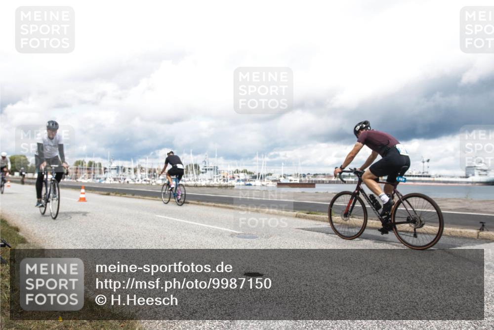 16.08.2026 - KN Förde Triathlon 2026 H.Heesch http://msf.ph/oto/9987150 16.08.2026 13:03:47 Radfahren 561, 580, 585, 726, 734, 739 meine-sportfotos.de