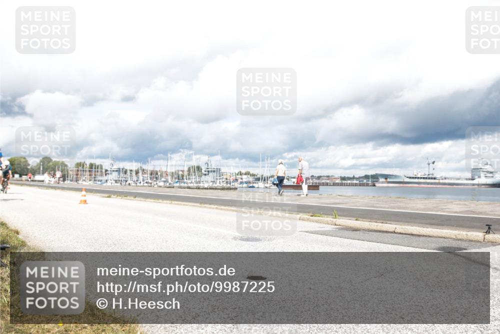 16.08.2026 - KN Förde Triathlon 2026 H.Heesch http://msf.ph/oto/9987225 16.08.2026 13:04:48 Radfahren 555, 705, 717 meine-sportfotos.de