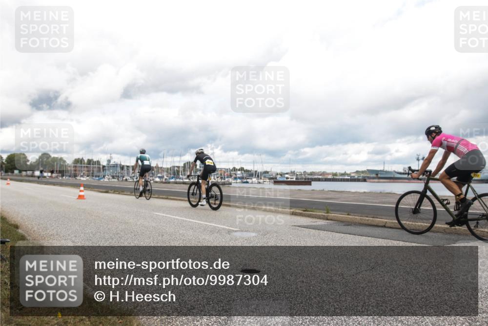 16.08.2026 - KN Förde Triathlon 2026 H.Heesch http://msf.ph/oto/9987304 16.08.2026 13:06:29 Radfahren 527, 580, 709, 725 meine-sportfotos.de