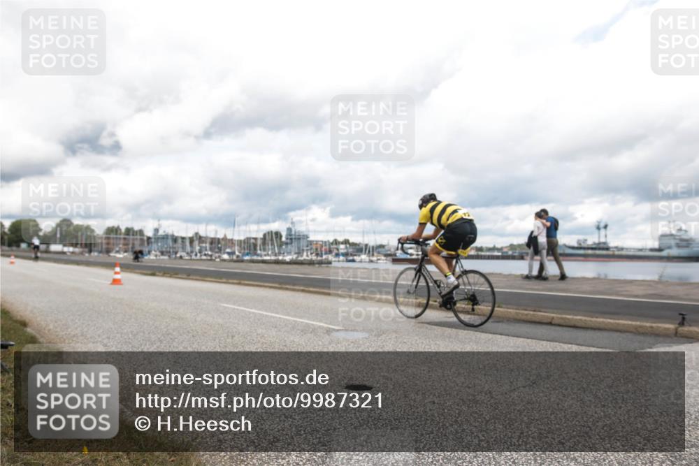 16.08.2026 - KN Förde Triathlon 2026 H.Heesch http://msf.ph/oto/9987321 16.08.2026 13:07:03 Radfahren 525, 543, 727 meine-sportfotos.de