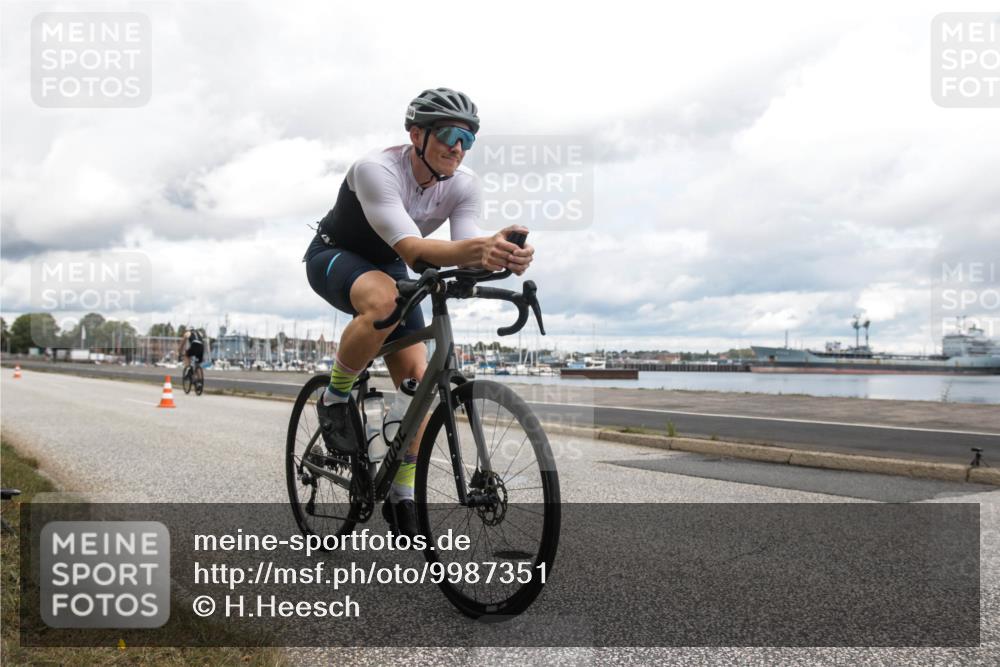 16.08.2026 - KN Förde Triathlon 2026 H.Heesch http://msf.ph/oto/9987351 16.08.2026 13:08:03 Radfahren 566, 579, 738 meine-sportfotos.de