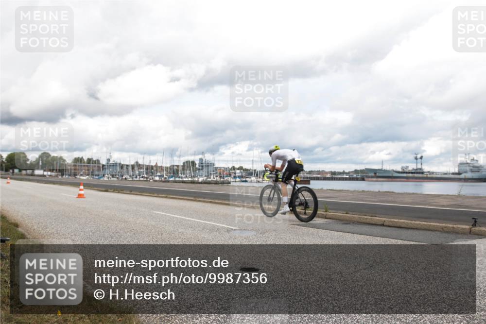 16.08.2026 - KN Förde Triathlon 2026 H.Heesch http://msf.ph/oto/9987356 16.08.2026 13:08:18 Radfahren 572, 590, 602, 607, 722, 745 meine-sportfotos.de