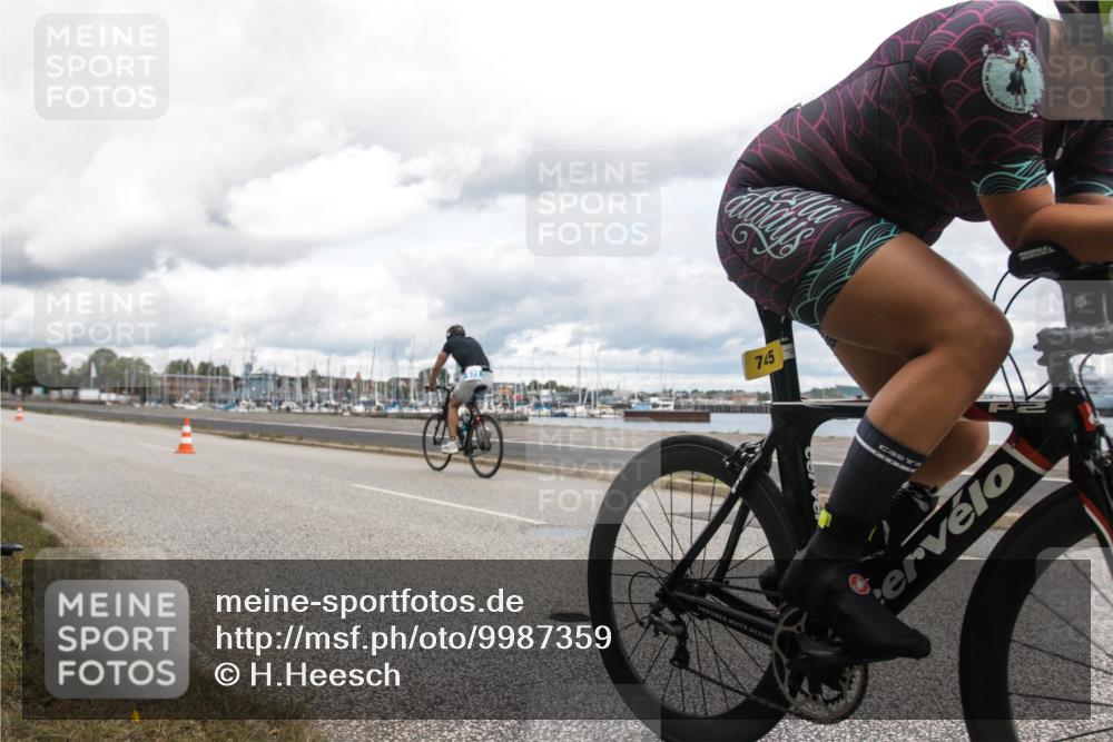 16.08.2026 - KN Förde Triathlon 2026 H.Heesch http://msf.ph/oto/9987359 16.08.2026 13:08:23 Radfahren 541, 584, 590, 602, 607, 612, 722, 745 meine-sportfotos.de