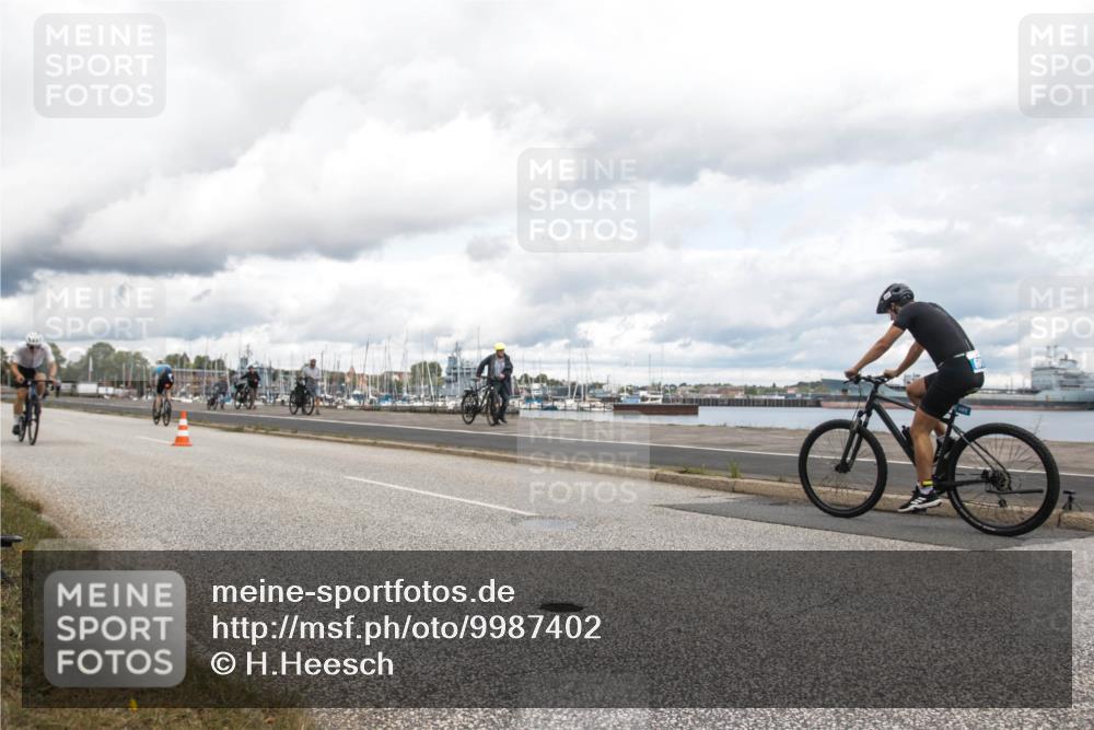 16.08.2026 - KN Förde Triathlon 2026 H.Heesch http://msf.ph/oto/9987402 16.08.2026 13:09:59 Radfahren 524, 701, 738 meine-sportfotos.de