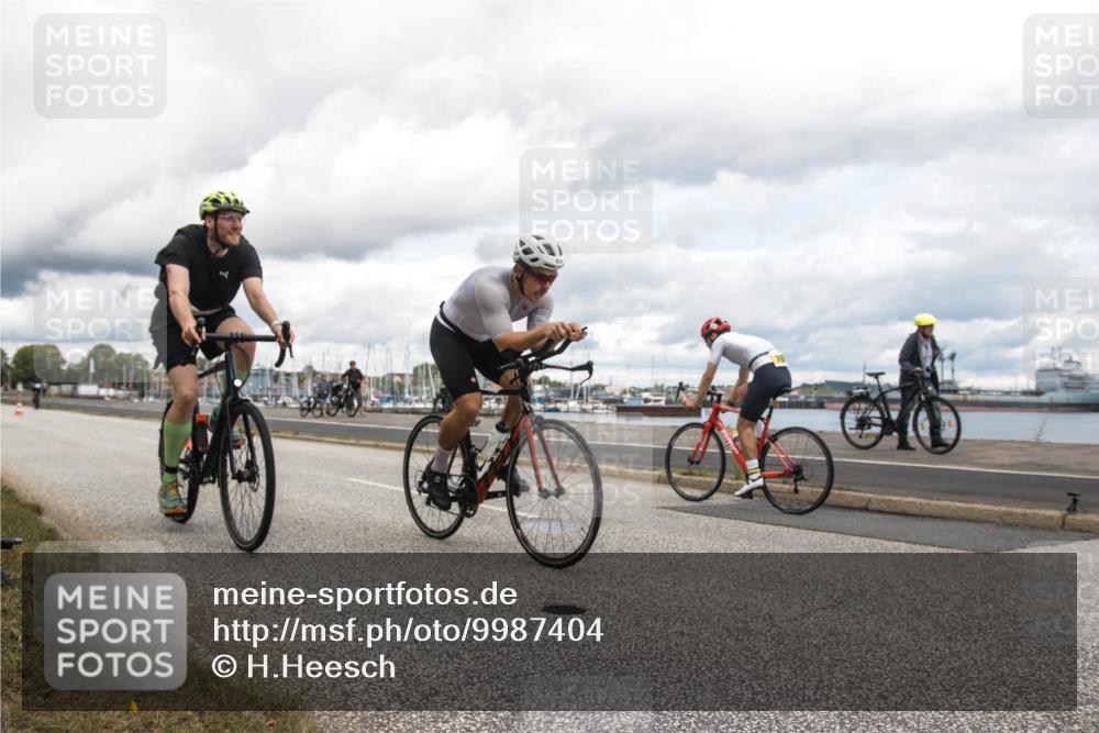 16.08.2026 - KN Förde Triathlon 2026 H.Heesch http://msf.ph/oto/9987404 16.08.2026 13:10:06 Radfahren 504, 524, 594, 595, 704, 743 meine-sportfotos.de