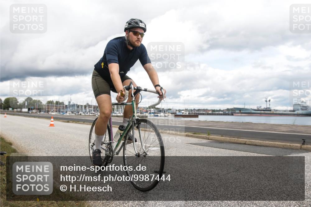 16.08.2026 - KN Förde Triathlon 2026 H.Heesch http://msf.ph/oto/9987444 16.08.2026 13:11:27 Radfahren 557, 576, 604, 608, 703, 716 meine-sportfotos.de