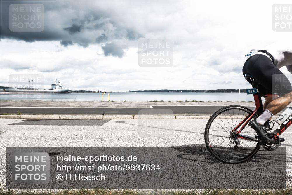 16.08.2026 - KN Förde Triathlon 2026 H.Heesch http://msf.ph/oto/9987634 16.08.2026 13:19:26 Radfahren 713, 735 meine-sportfotos.de