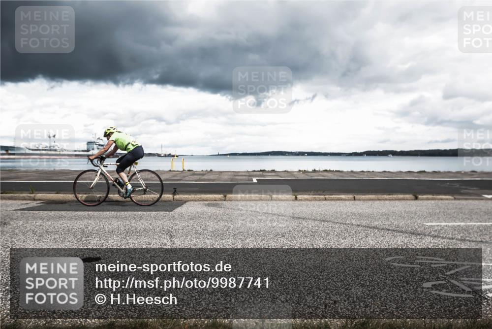 16.08.2026 - KN Förde Triathlon 2026 H.Heesch http://msf.ph/oto/9987741 16.08.2026 13:24:02 Radfahren 567 meine-sportfotos.de
