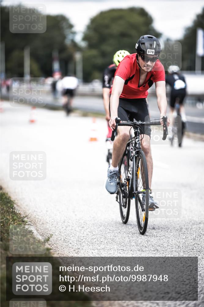 16.08.2026 - KN Förde Triathlon 2026 H.Heesch http://msf.ph/oto/9987948 16.08.2026 13:12:11 Radfahren 523, 542, 578, 589, 729 meine-sportfotos.de