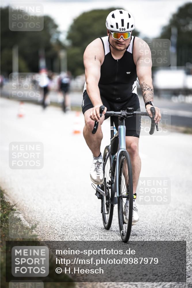 16.08.2026 - KN Förde Triathlon 2026 H.Heesch http://msf.ph/oto/9987979 16.08.2026 13:12:22 Radfahren 596, 701 meine-sportfotos.de