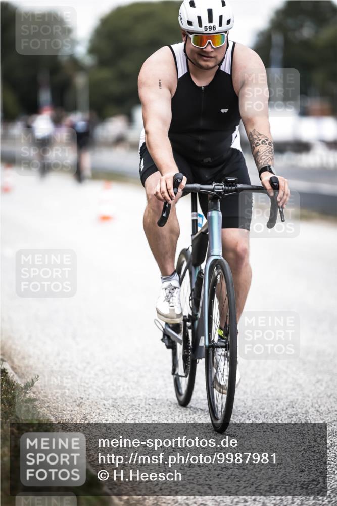 16.08.2026 - KN Förde Triathlon 2026 H.Heesch http://msf.ph/oto/9987981 16.08.2026 13:12:22 Radfahren 596, 701 meine-sportfotos.de