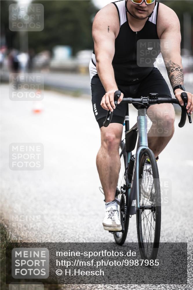 16.08.2026 - KN Förde Triathlon 2026 H.Heesch http://msf.ph/oto/9987985 16.08.2026 13:12:23 Radfahren 502, 596, 701 meine-sportfotos.de
