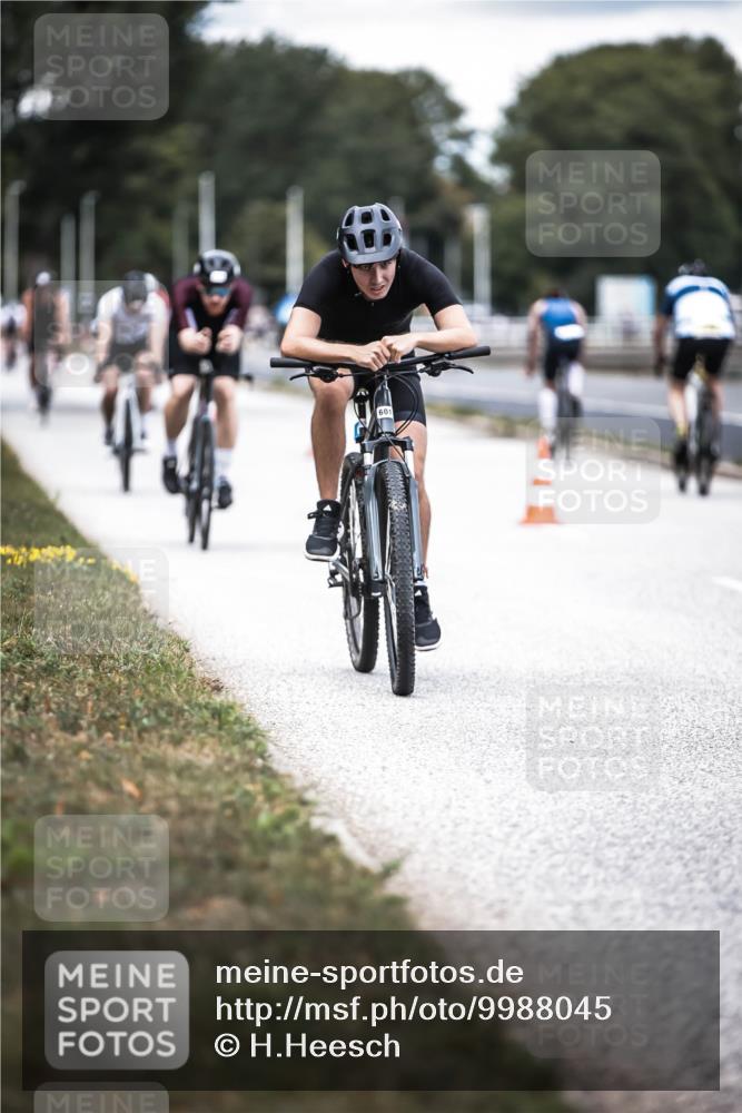 16.08.2026 - KN Förde Triathlon 2026 H.Heesch http://msf.ph/oto/9988045 16.08.2026 13:12:57 Radfahren 549, 601, 606, 733 meine-sportfotos.de