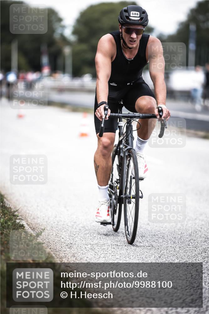 16.08.2026 - KN Förde Triathlon 2026 H.Heesch http://msf.ph/oto/9988100 16.08.2026 13:13:03 Radfahren 549, 556, 588, 606, 734 meine-sportfotos.de