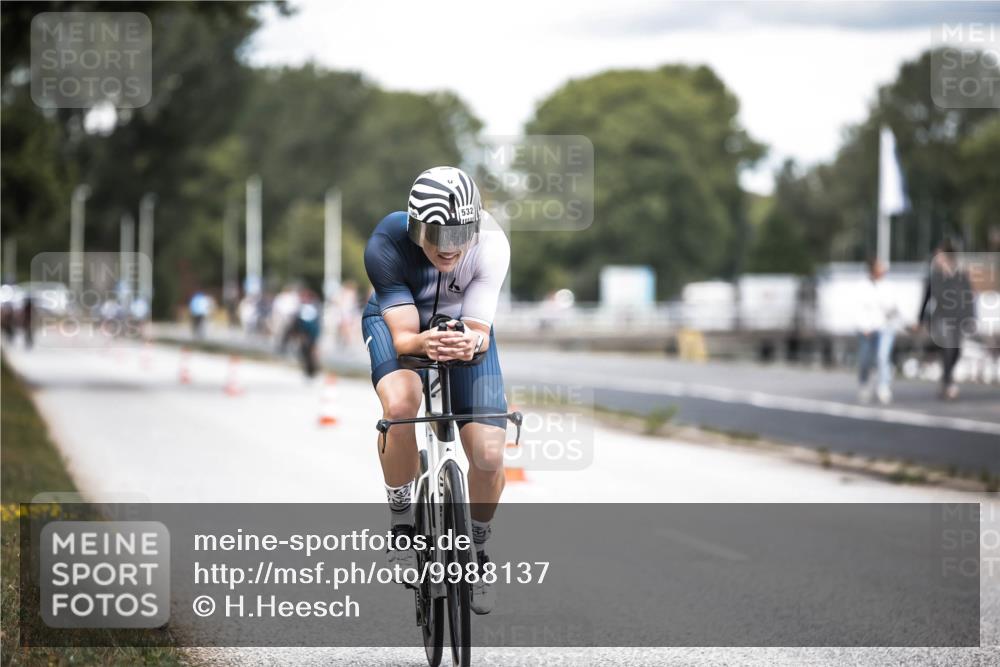 16.08.2026 - KN Förde Triathlon 2026 H.Heesch http://msf.ph/oto/9988137 16.08.2026 13:13:15 Radfahren 532, 539, 544, 706, 721, 730, 742, 747 meine-sportfotos.de