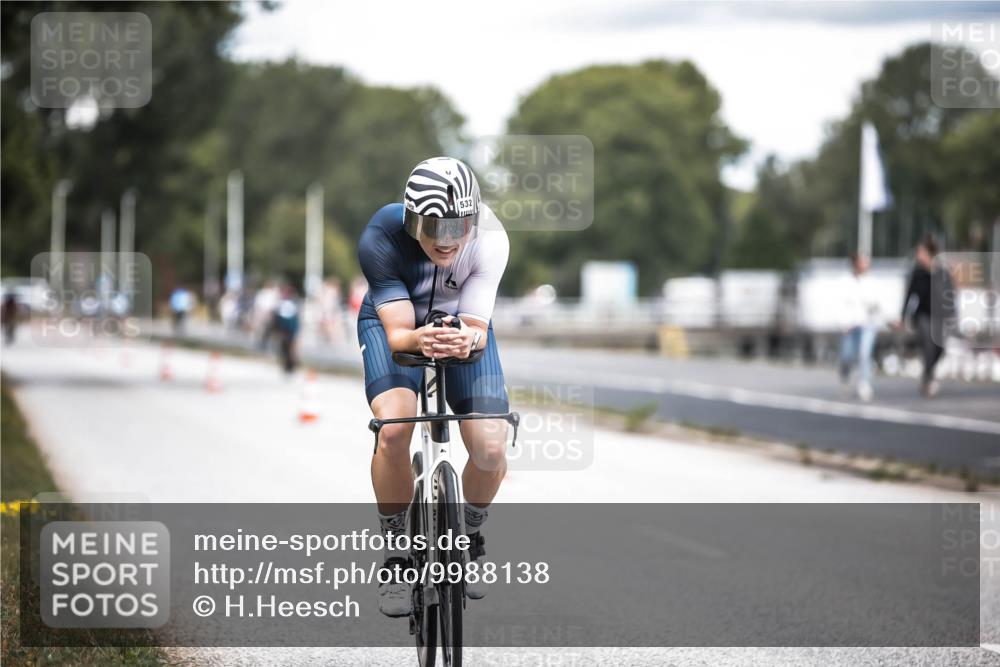 16.08.2026 - KN Förde Triathlon 2026 H.Heesch http://msf.ph/oto/9988138 16.08.2026 13:13:15 Radfahren 532, 539, 544, 706, 721, 730, 742, 747 meine-sportfotos.de
