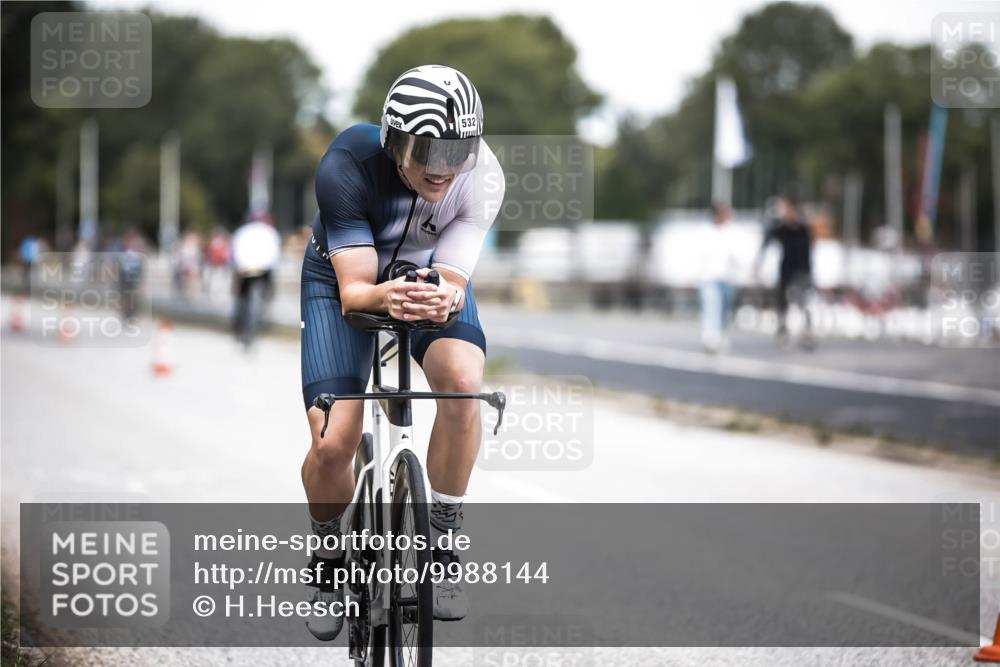 16.08.2026 - KN Förde Triathlon 2026 H.Heesch http://msf.ph/oto/9988144 16.08.2026 13:13:15 Radfahren 532, 539, 544, 706, 721, 730, 742, 747 meine-sportfotos.de