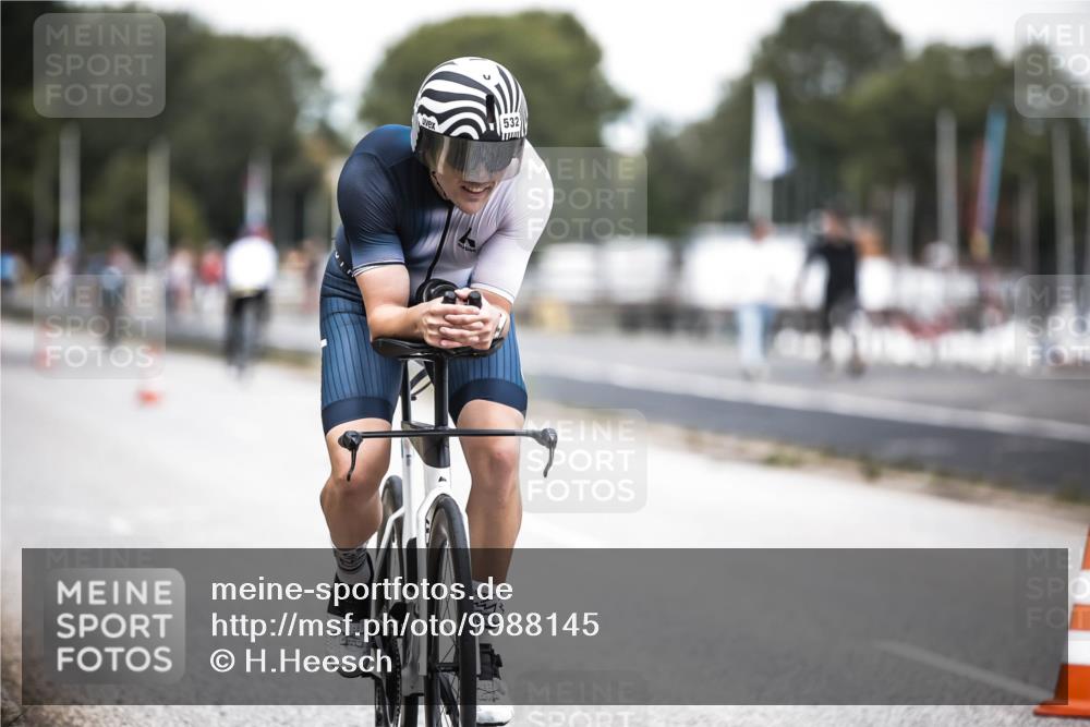 16.08.2026 - KN Förde Triathlon 2026 H.Heesch http://msf.ph/oto/9988145 16.08.2026 13:13:15 Radfahren 532, 539, 544, 706, 721, 730, 742, 747 meine-sportfotos.de