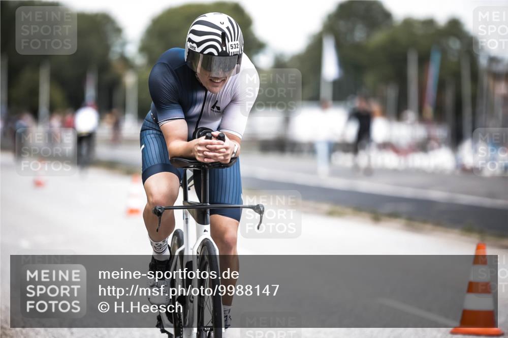 16.08.2026 - KN Förde Triathlon 2026 H.Heesch http://msf.ph/oto/9988147 16.08.2026 13:13:15 Radfahren 532, 539, 544, 706, 721, 730, 742, 747 meine-sportfotos.de