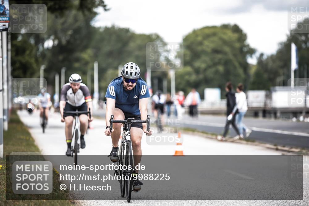 16.08.2026 - KN Förde Triathlon 2026 H.Heesch http://msf.ph/oto/9988225 16.08.2026 13:13:47 Radfahren 567, 571, 577, 585, 599, 703 meine-sportfotos.de