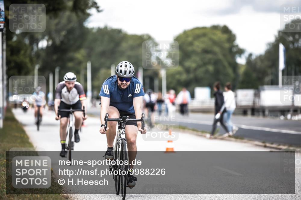 16.08.2026 - KN Förde Triathlon 2026 H.Heesch http://msf.ph/oto/9988226 16.08.2026 13:13:47 Radfahren 567, 571, 577, 585, 599, 703 meine-sportfotos.de