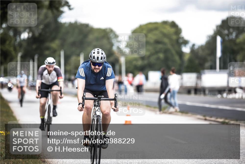 16.08.2026 - KN Förde Triathlon 2026 H.Heesch http://msf.ph/oto/9988229 16.08.2026 13:13:47 Radfahren 567, 571, 577, 585, 599, 703 meine-sportfotos.de