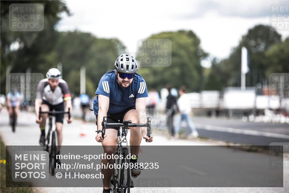 16.08.2026 - KN Förde Triathlon 2026 H.Heesch http://msf.ph/oto/9988235 16.08.2026 13:13:48 Radfahren 567, 571, 577, 585, 599, 608, 703 meine-sportfotos.de