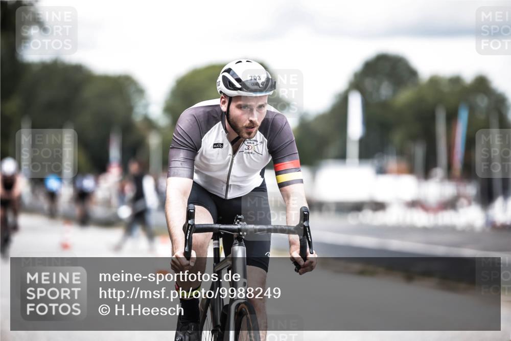16.08.2026 - KN Förde Triathlon 2026 H.Heesch http://msf.ph/oto/9988249 16.08.2026 13:13:49 Radfahren 535, 567, 571, 585, 599, 608, 703, 731 meine-sportfotos.de