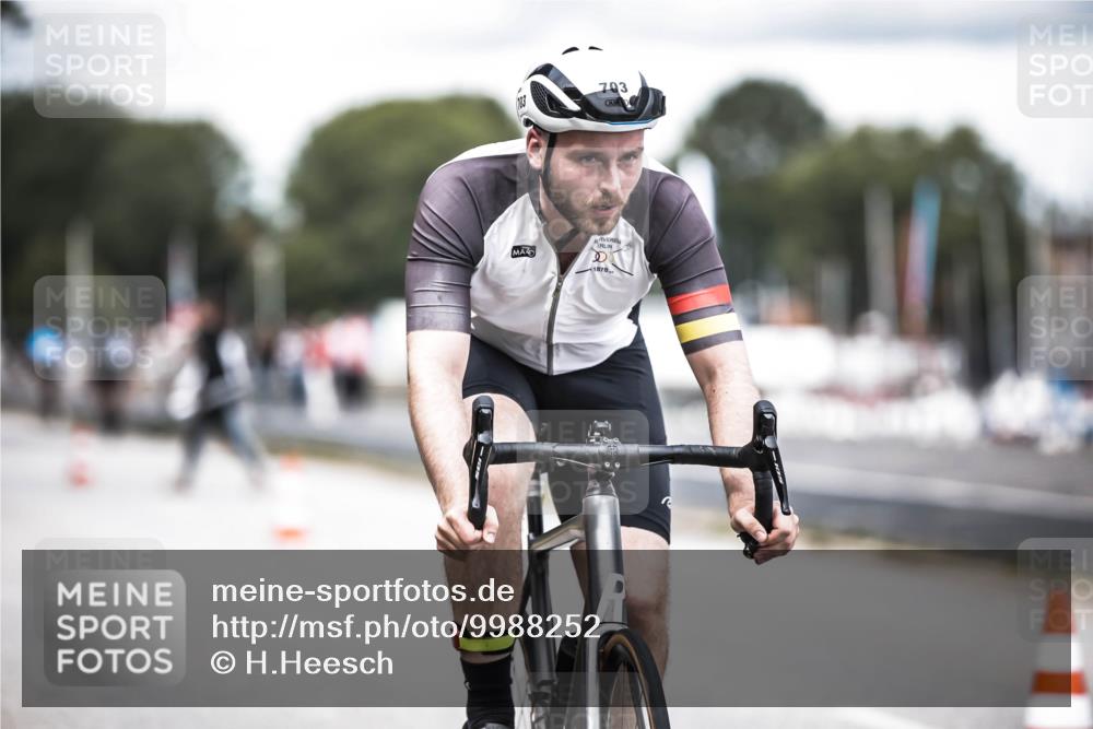 16.08.2026 - KN Förde Triathlon 2026 H.Heesch http://msf.ph/oto/9988252 16.08.2026 13:13:49 Radfahren 535, 567, 571, 585, 599, 608, 703, 731 meine-sportfotos.de