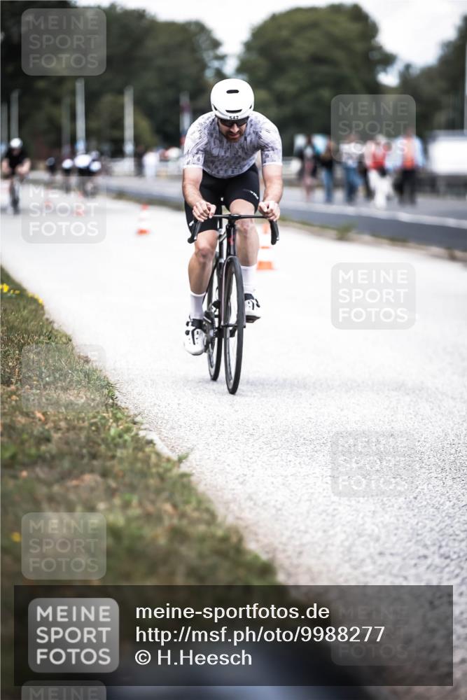 16.08.2026 - KN Förde Triathlon 2026 H.Heesch http://msf.ph/oto/9988277 16.08.2026 13:14:09 Radfahren 509, 545 meine-sportfotos.de