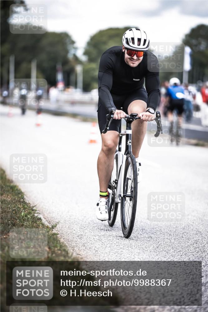 16.08.2026 - KN Förde Triathlon 2026 H.Heesch http://msf.ph/oto/9988367 16.08.2026 13:14:25 Radfahren 546, 555, 561, 568, 610, 705, 740 meine-sportfotos.de