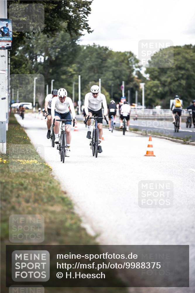 16.08.2026 - KN Förde Triathlon 2026 H.Heesch http://msf.ph/oto/9988375 16.08.2026 13:14:36 Radfahren 521, 533, 724, 726, 739 meine-sportfotos.de