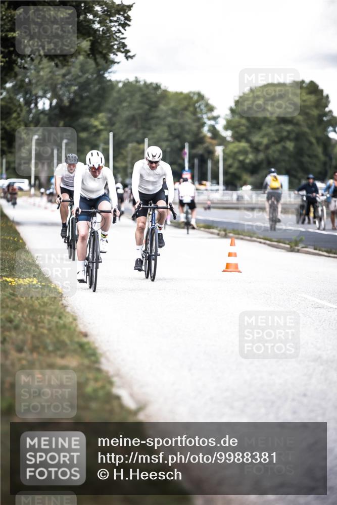 16.08.2026 - KN Förde Triathlon 2026 H.Heesch http://msf.ph/oto/9988381 16.08.2026 13:14:37 Radfahren 521, 533, 724, 726, 739 meine-sportfotos.de