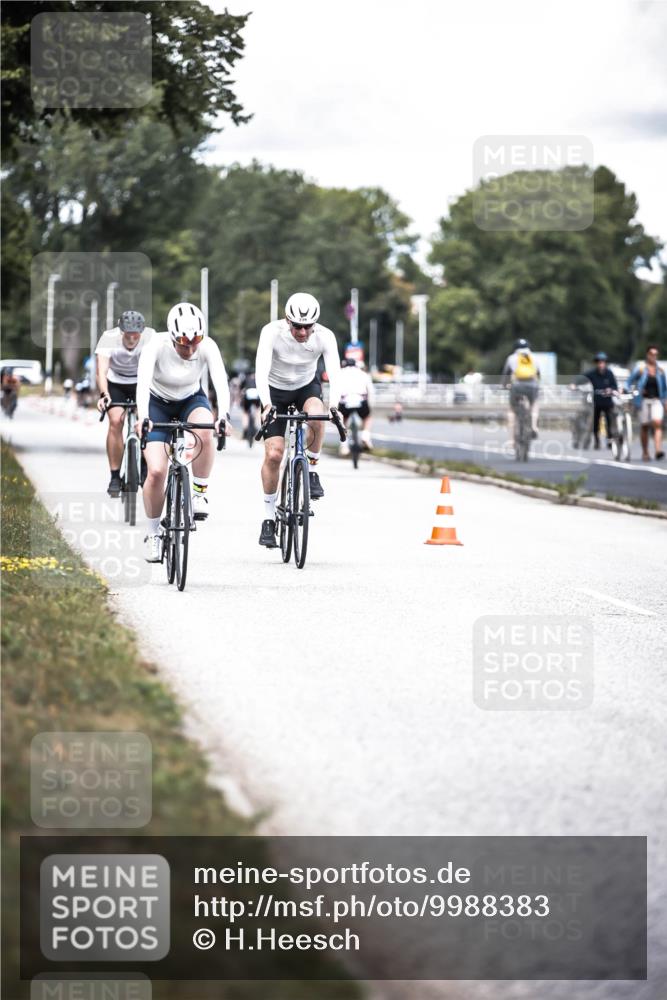 16.08.2026 - KN Förde Triathlon 2026 H.Heesch http://msf.ph/oto/9988383 16.08.2026 13:14:37 Radfahren 521, 533, 724, 726, 739 meine-sportfotos.de