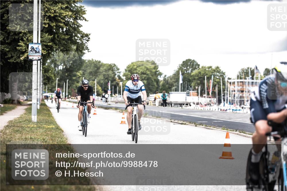 16.08.2026 - KN Förde Triathlon 2026 H.Heesch http://msf.ph/oto/9988478 16.08.2026 13:15:19 Radfahren 575, 708, 711 meine-sportfotos.de
