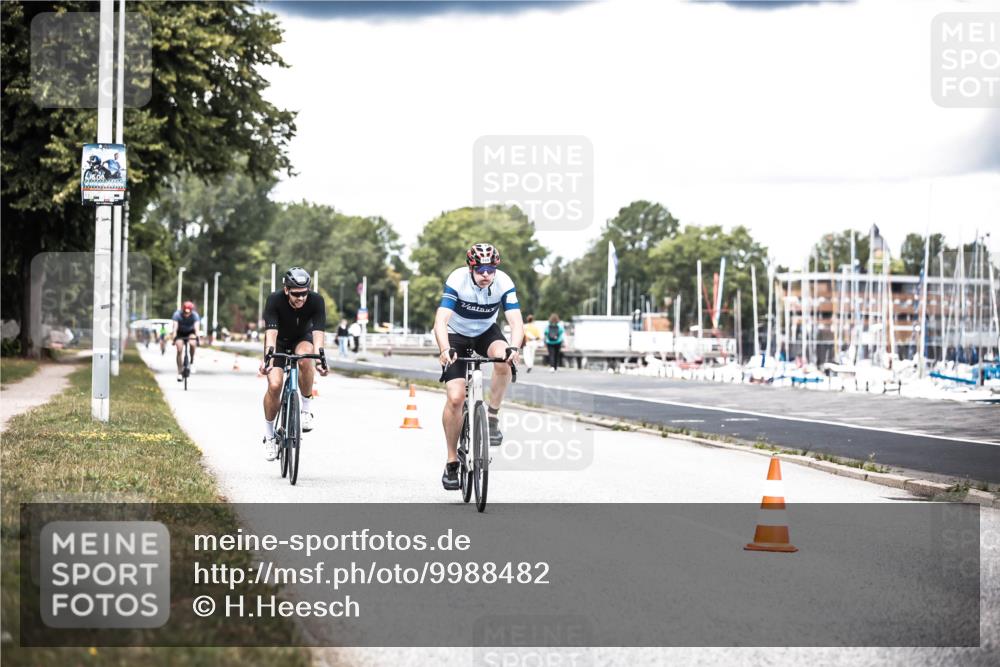 16.08.2026 - KN Förde Triathlon 2026 H.Heesch http://msf.ph/oto/9988482 16.08.2026 13:15:20 Radfahren 575, 708, 711 meine-sportfotos.de
