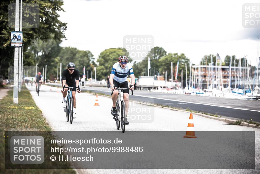 16.08.2026 - KN Förde Triathlon 2026 H.Heesch http://msf.ph/oto/9988486 16.08.2026 13:15:20 Radfahren 575, 708, 711 meine-sportfotos.de