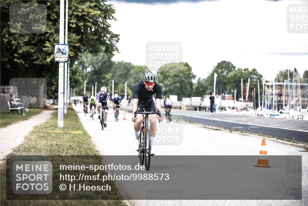 16.08.2026 - KN Förde Triathlon 2026 H.Heesch http://msf.ph/oto/9988573 16.08.2026 13:15:45 Radfahren 515, 569, 573, 587, 609, 742 meine-sportfotos.de