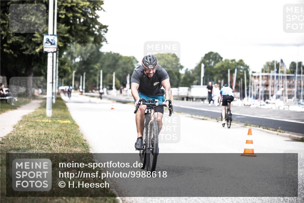 16.08.2026 - KN Förde Triathlon 2026 H.Heesch http://msf.ph/oto/9988618 16.08.2026 13:15:51 Radfahren 569, 606, 742 meine-sportfotos.de