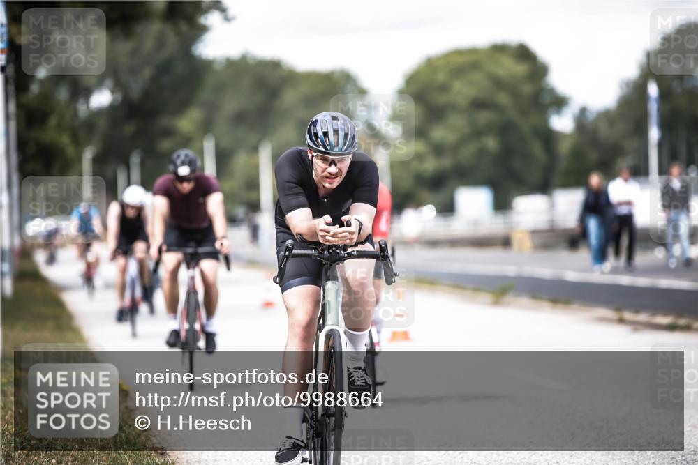 16.08.2026 - KN Förde Triathlon 2026 H.Heesch http://msf.ph/oto/9988664 16.08.2026 13:16:16 Radfahren 519, 535, 552, 567, 585, 727, 732, 738 meine-sportfotos.de