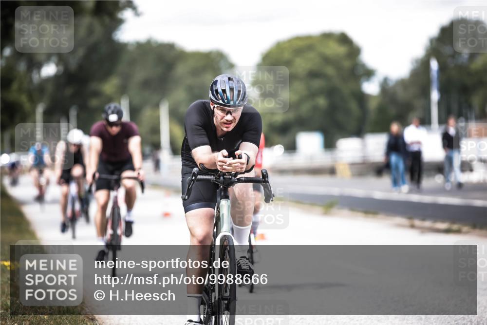 16.08.2026 - KN Förde Triathlon 2026 H.Heesch http://msf.ph/oto/9988666 16.08.2026 13:16:16 Radfahren 519, 535, 552, 567, 585, 727, 732, 738 meine-sportfotos.de